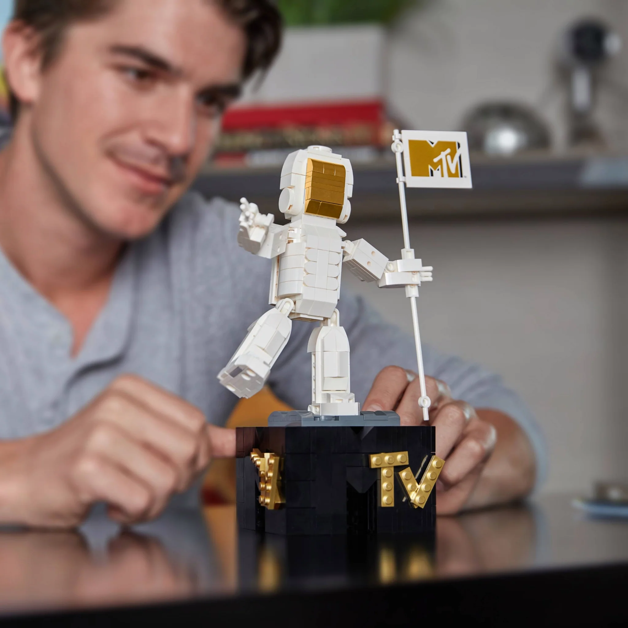 MTV Moon Person - Image 3